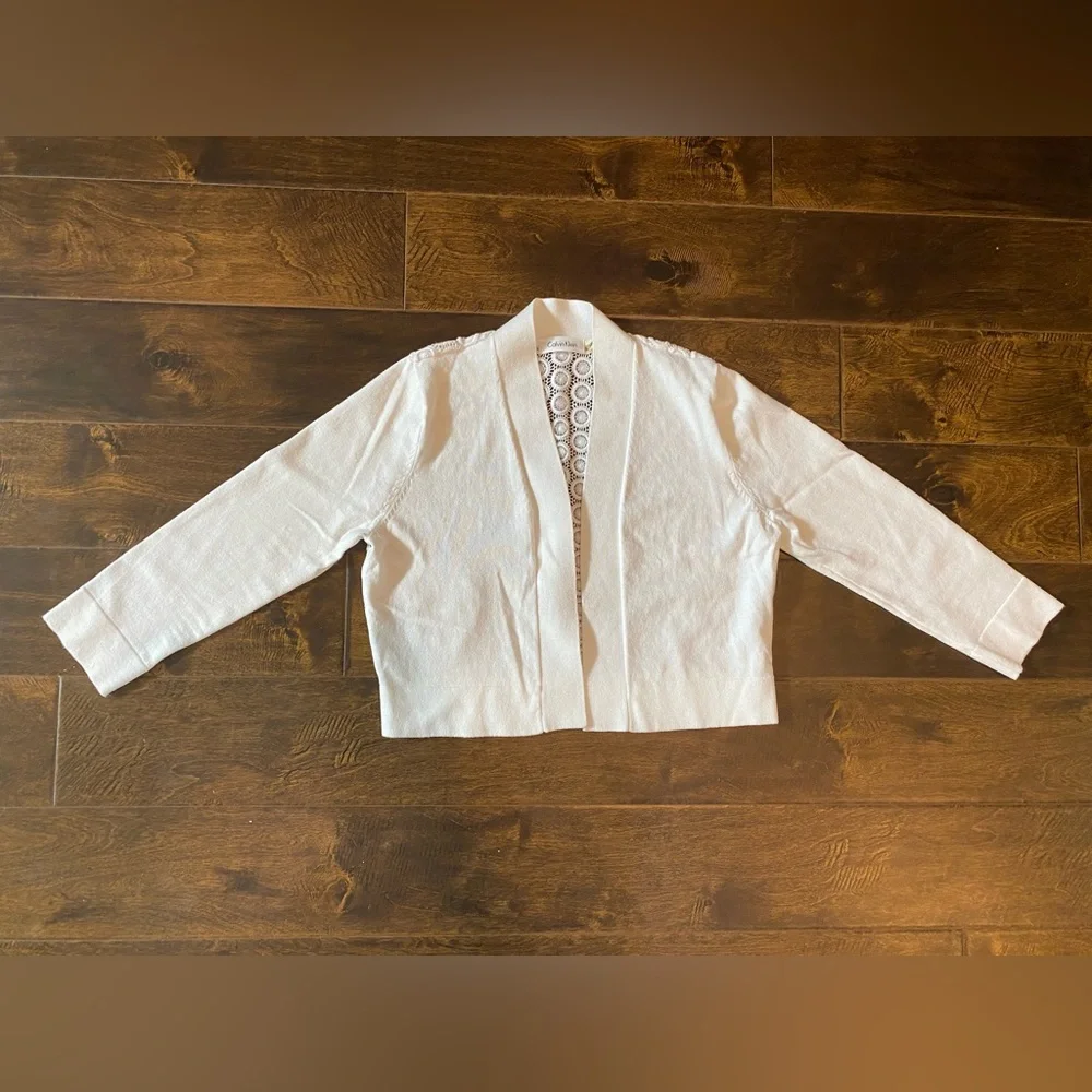 White Shell - Picture 1 of 3